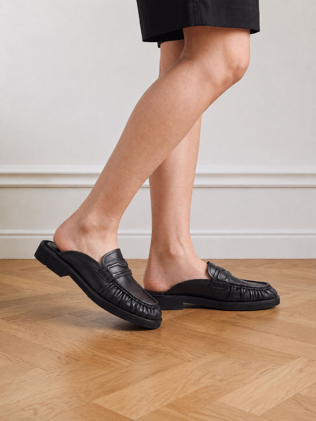 Jones Mule | Black Leather Slip-on for Women